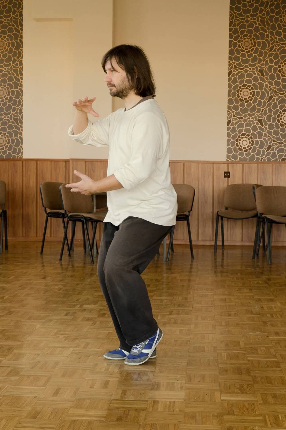 Mariusz Pietrzak – forma Tai Chi, ujęcie z boku
