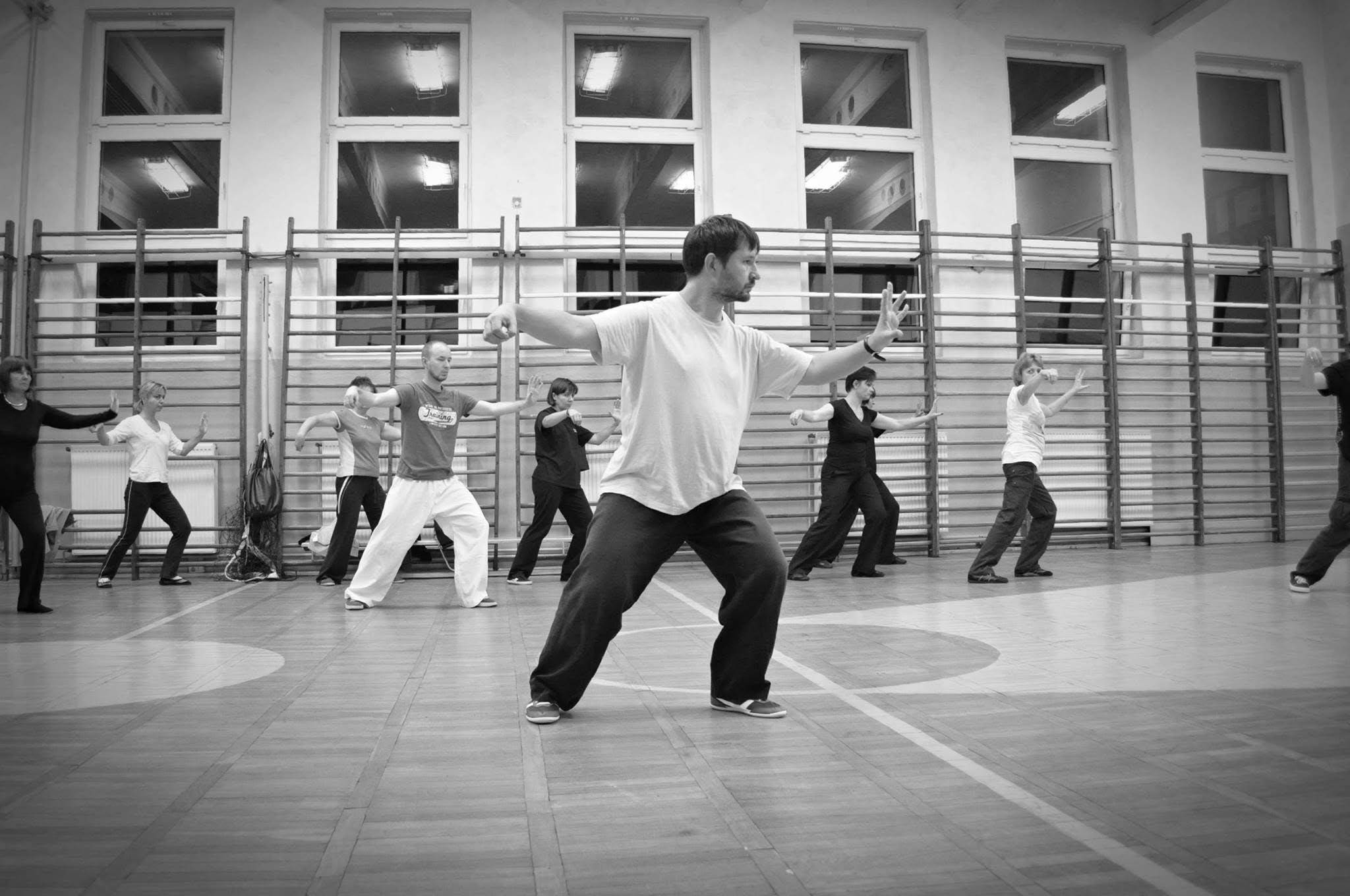 Zajęcia Tai Chi prowadzone przez Mariusza Pietrzaka